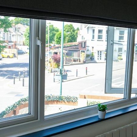 Intimate Entire Flat 9-Min Walk To Boscombe Beach 伯恩茅斯 外观 照片